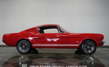Ford-Mustang-1965-Fastback-18