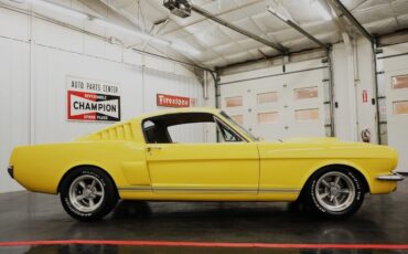 Ford-Mustang-1965-Fastback-18