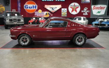 Ford-Mustang-1965-Fastback-2