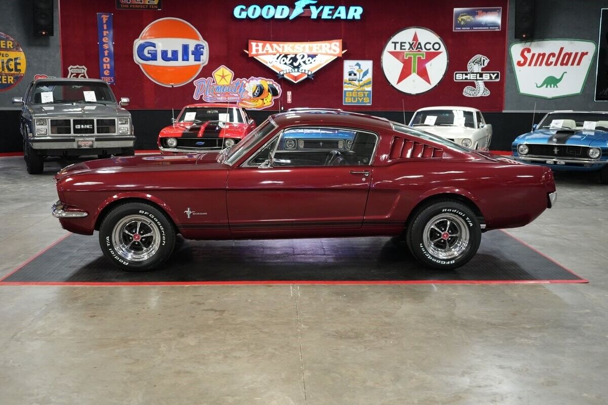 Ford-Mustang-1965-Fastback-2