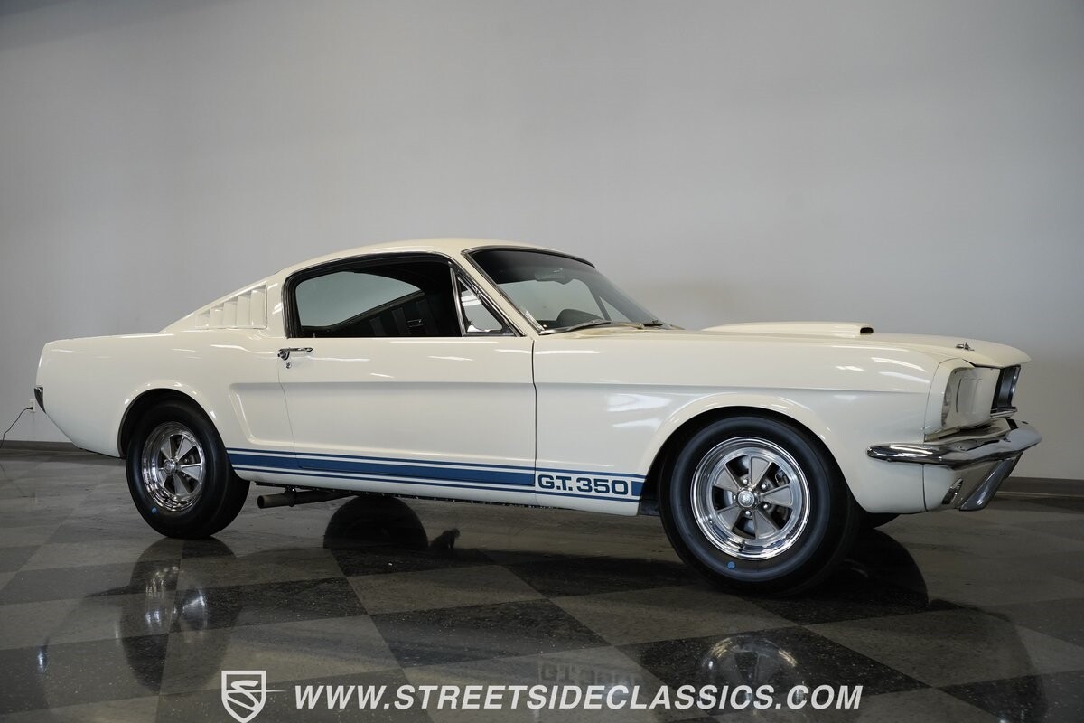 Ford-Mustang-1965-Fastback-21