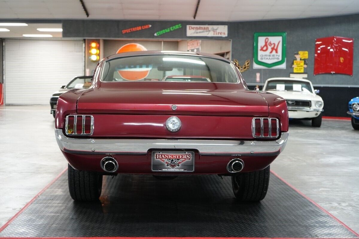 Ford-Mustang-1965-Fastback-21