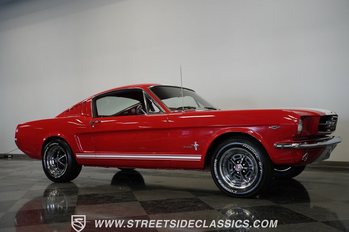 Ford-Mustang-1965-Fastback-22