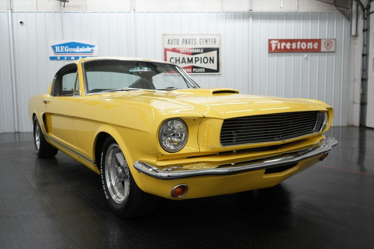 Ford-Mustang-1965-Fastback-22