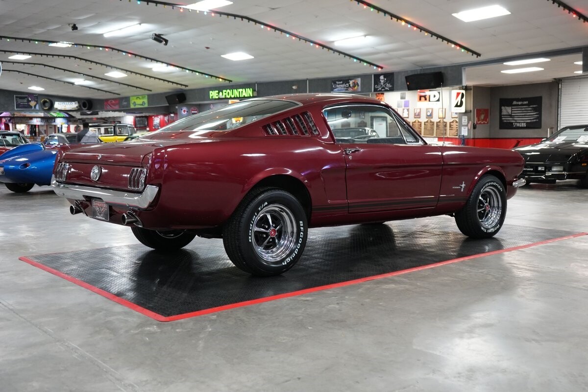 Ford-Mustang-1965-Fastback-22