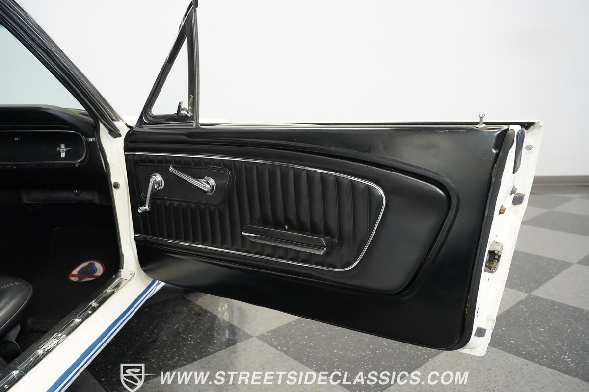 Ford-Mustang-1965-Fastback-23