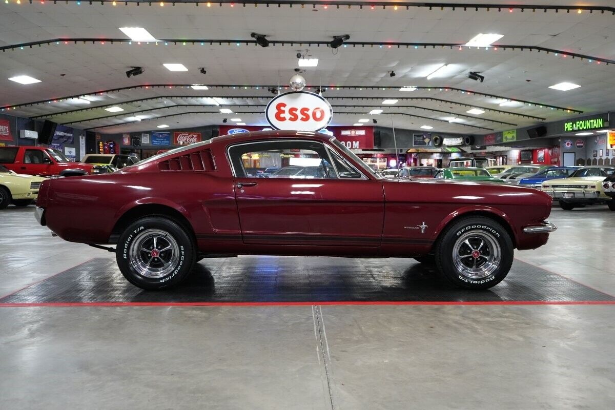 Ford-Mustang-1965-Fastback-23