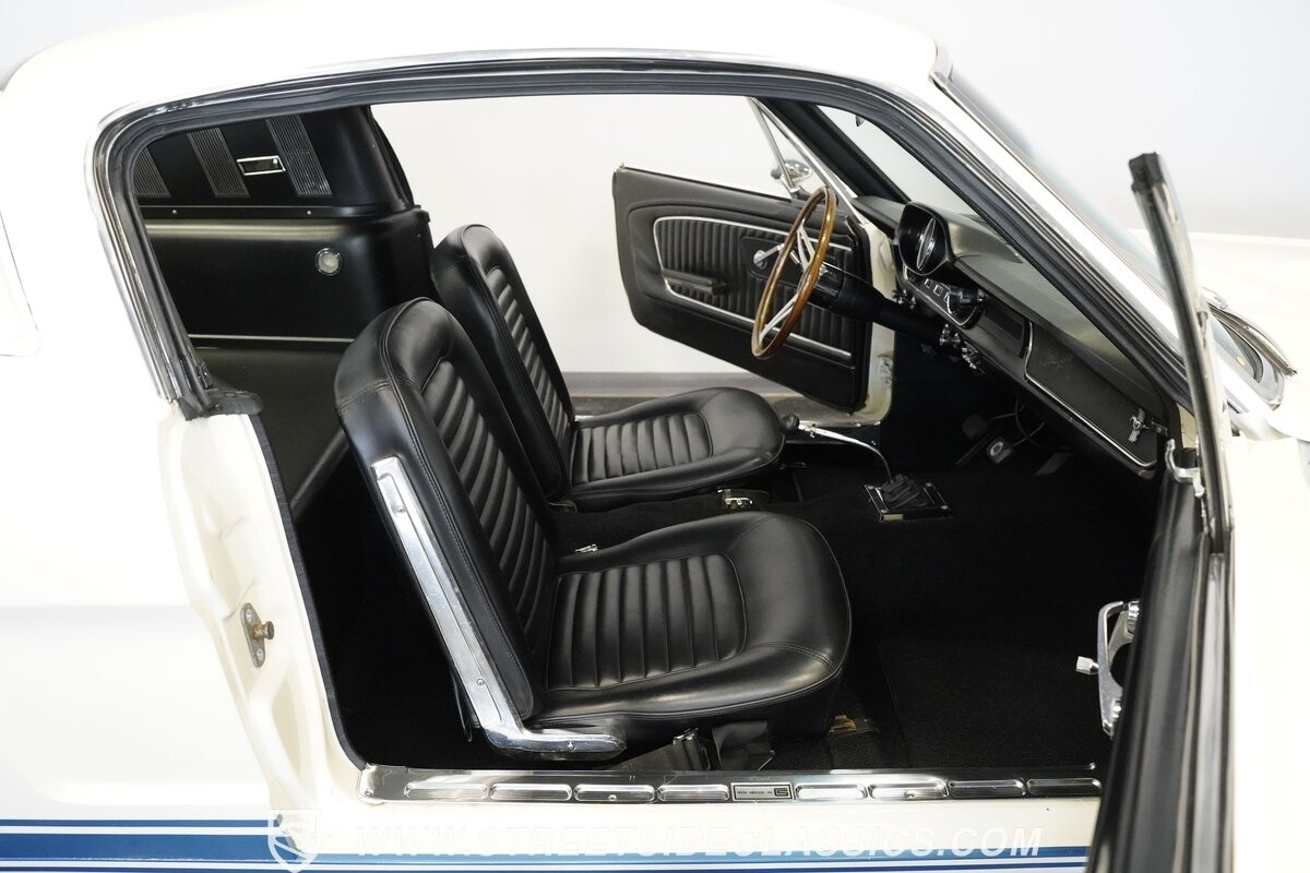 Ford-Mustang-1965-Fastback-24