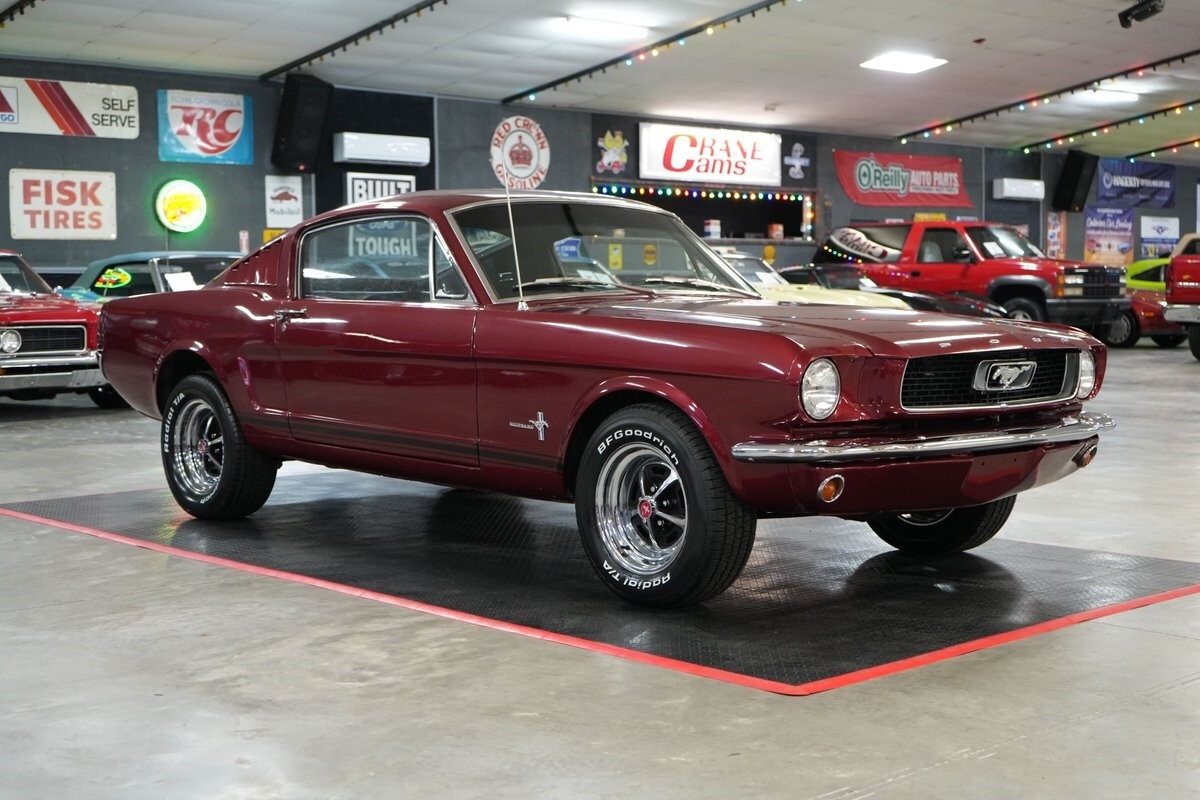 Ford-Mustang-1965-Fastback-24