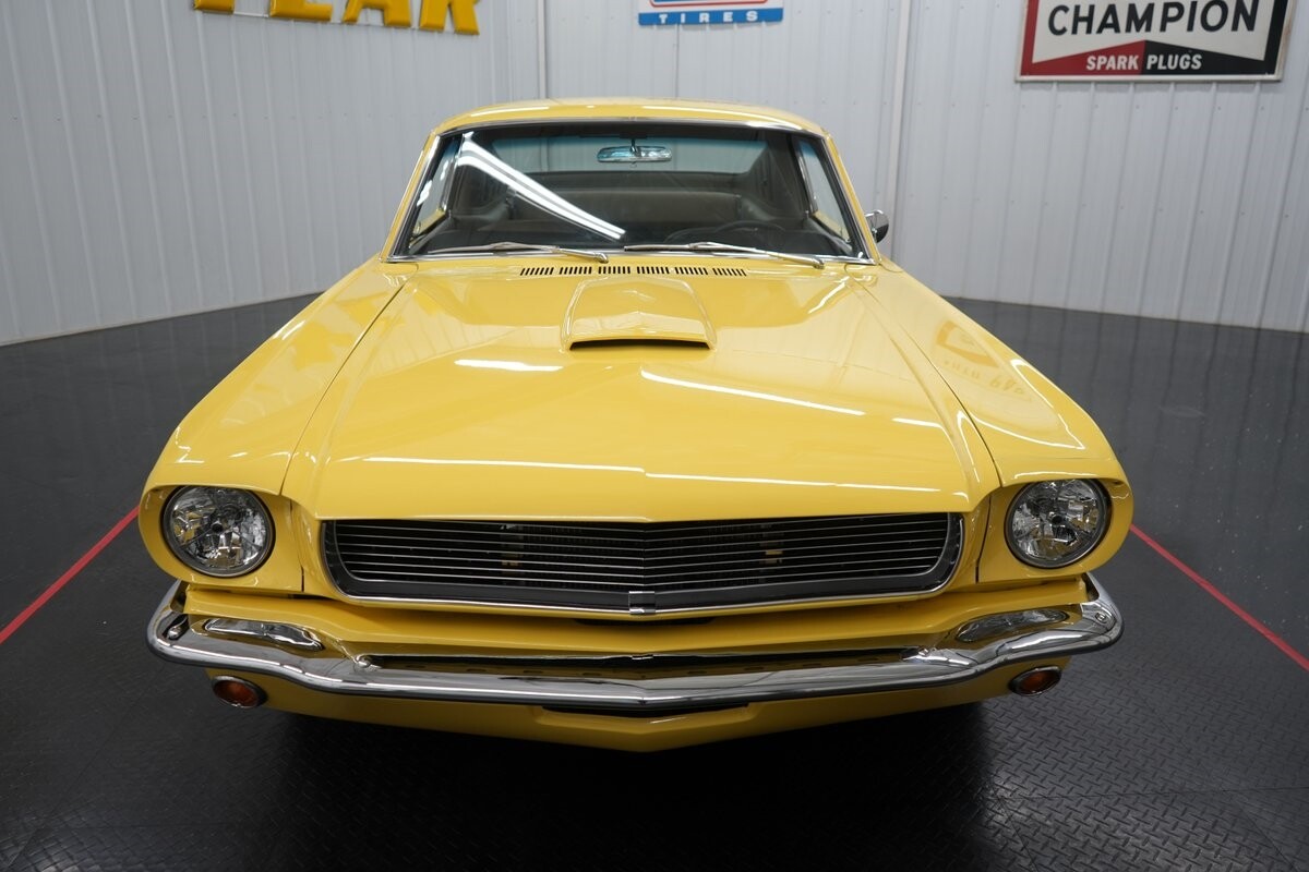 Ford-Mustang-1965-Fastback-26