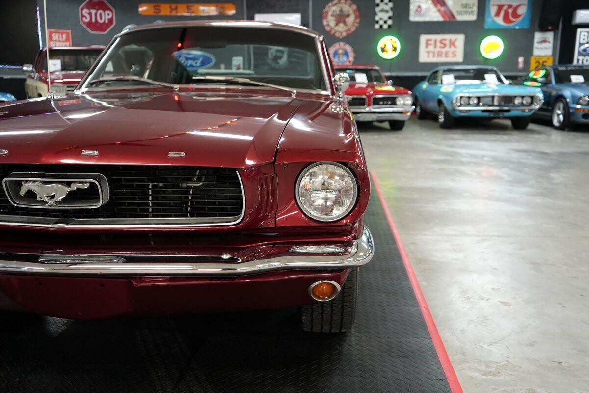 Ford-Mustang-1965-Fastback-27