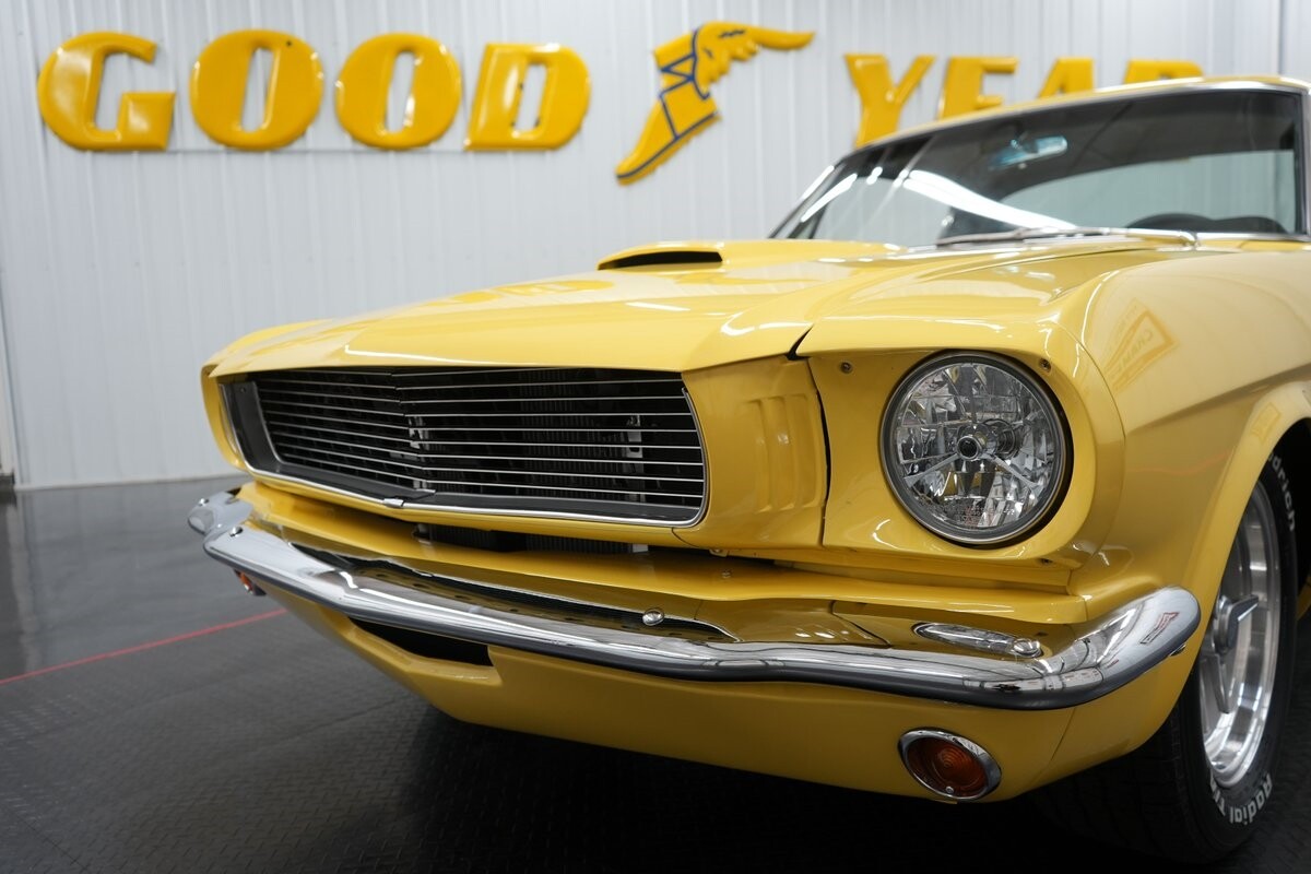 Ford-Mustang-1965-Fastback-28