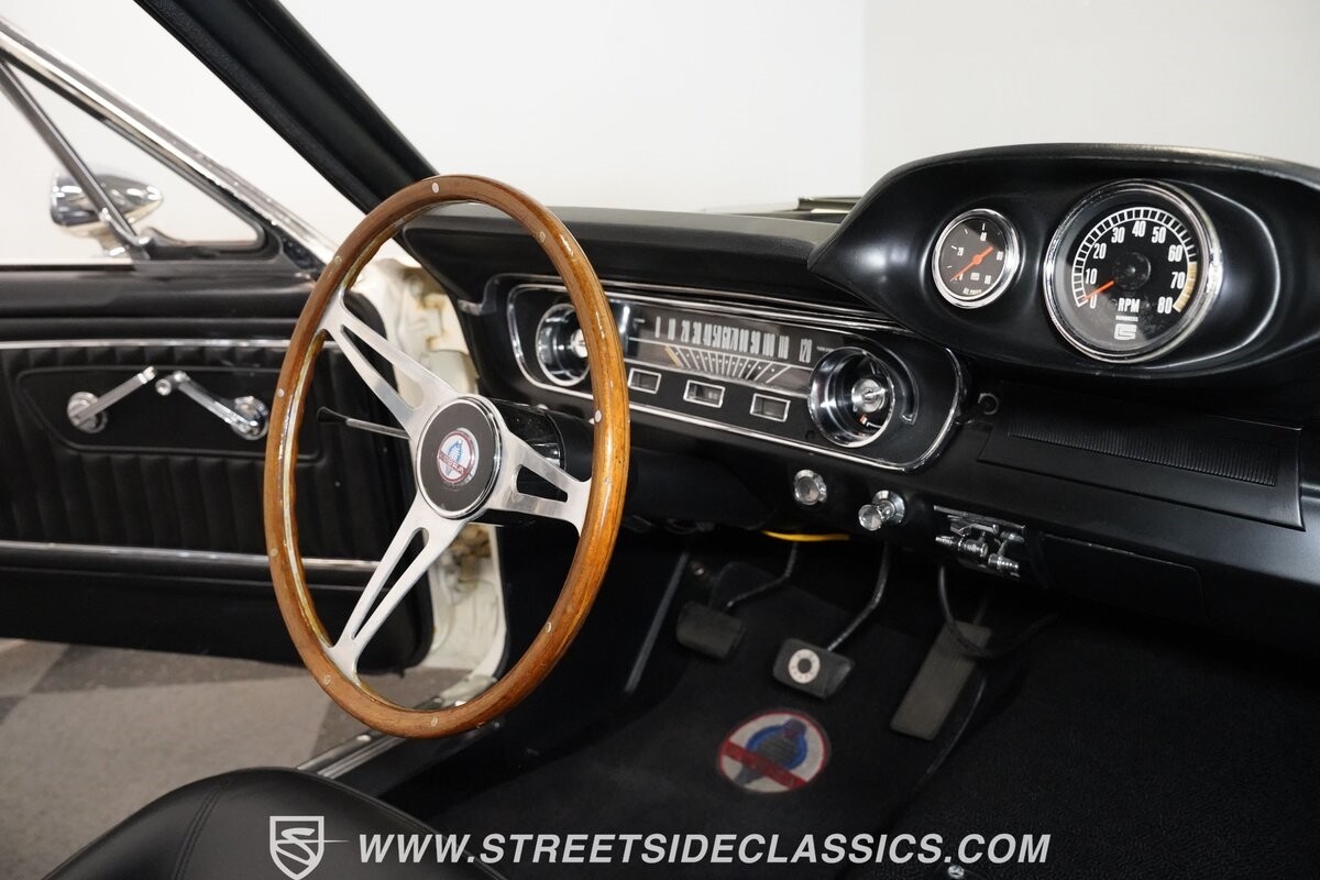 Ford-Mustang-1965-Fastback-29