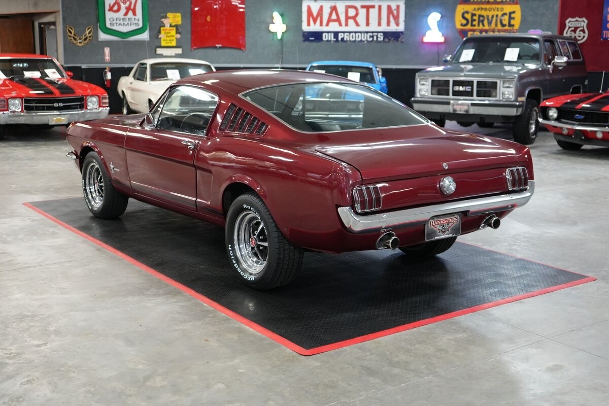Ford-Mustang-1965-Fastback-3
