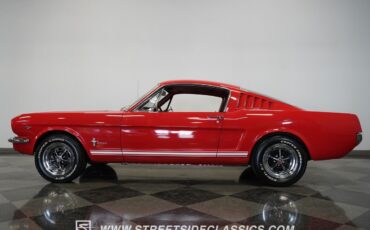 Ford-Mustang-1965-Fastback-3