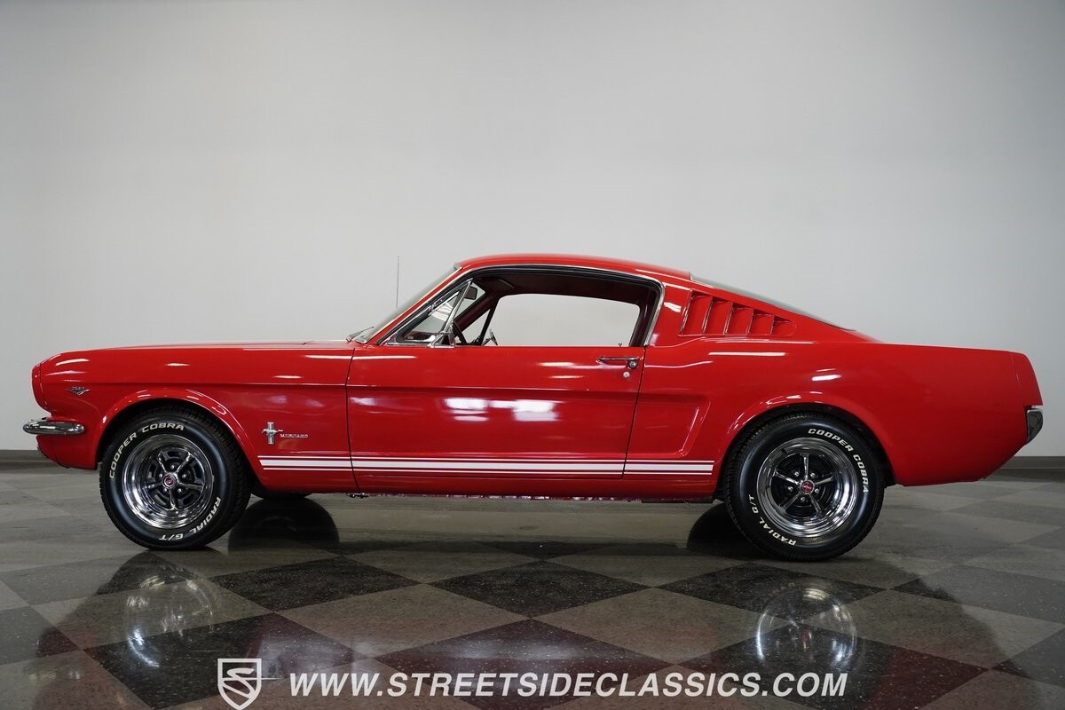 Ford-Mustang-1965-Fastback-3