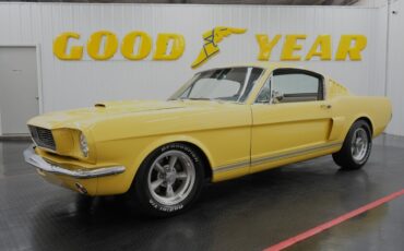 Ford-Mustang-1965-Fastback-3