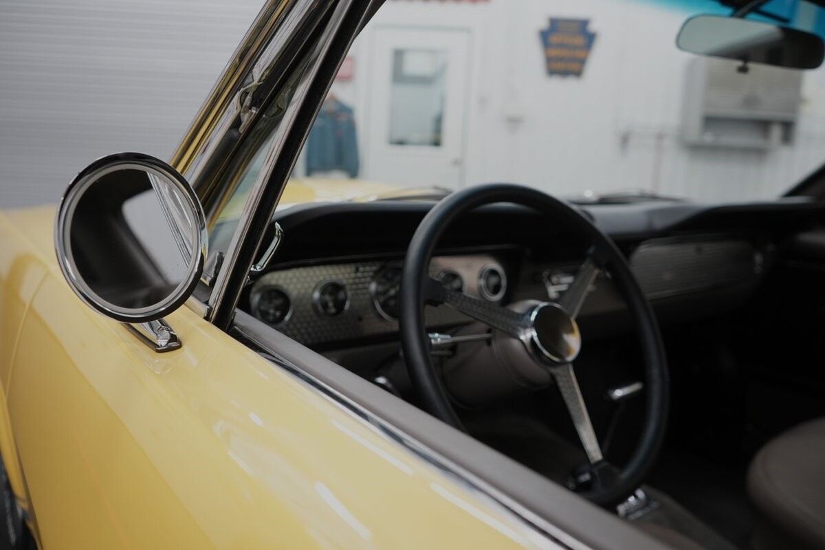 Ford-Mustang-1965-Fastback-30