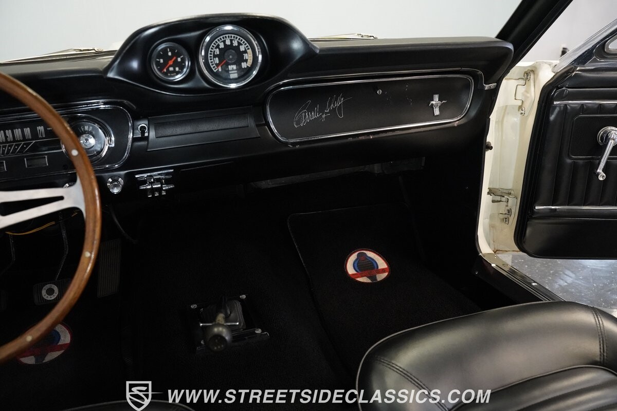 Ford-Mustang-1965-Fastback-32