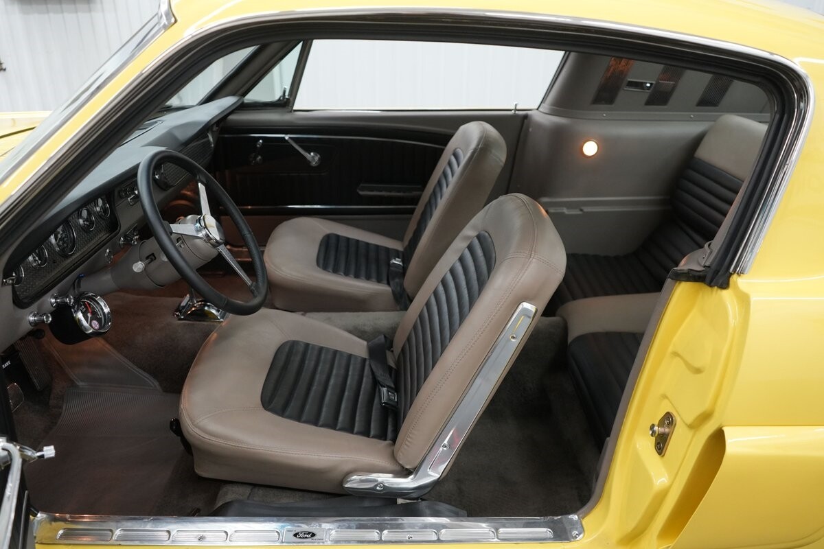 Ford-Mustang-1965-Fastback-34
