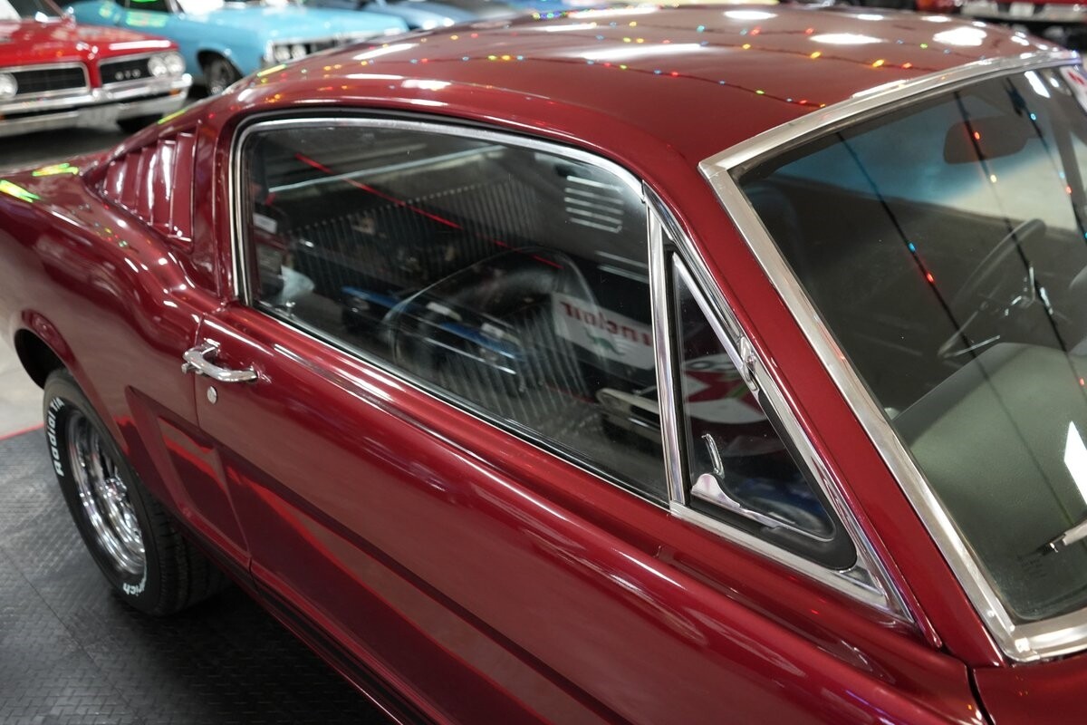Ford-Mustang-1965-Fastback-34