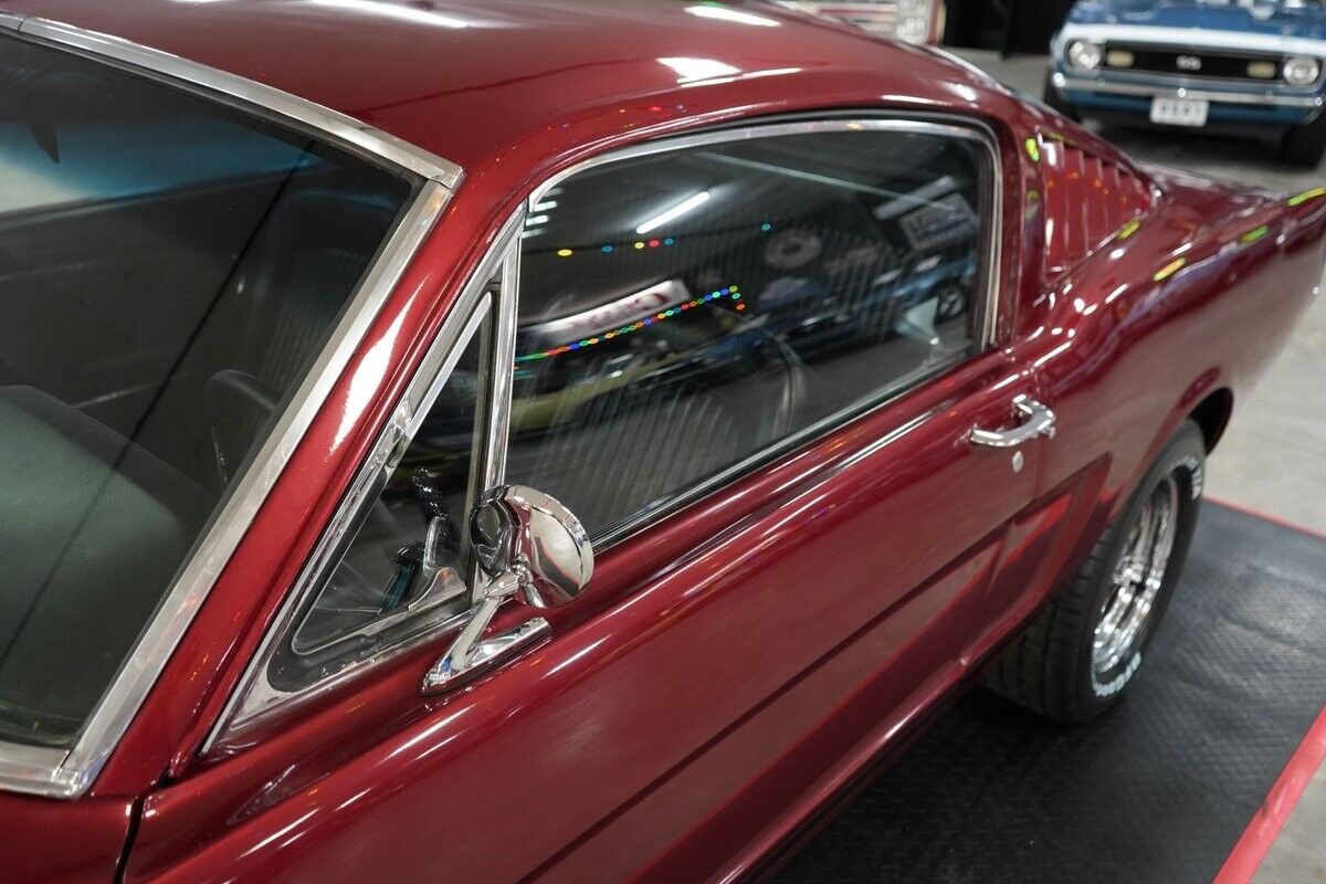 Ford-Mustang-1965-Fastback-36