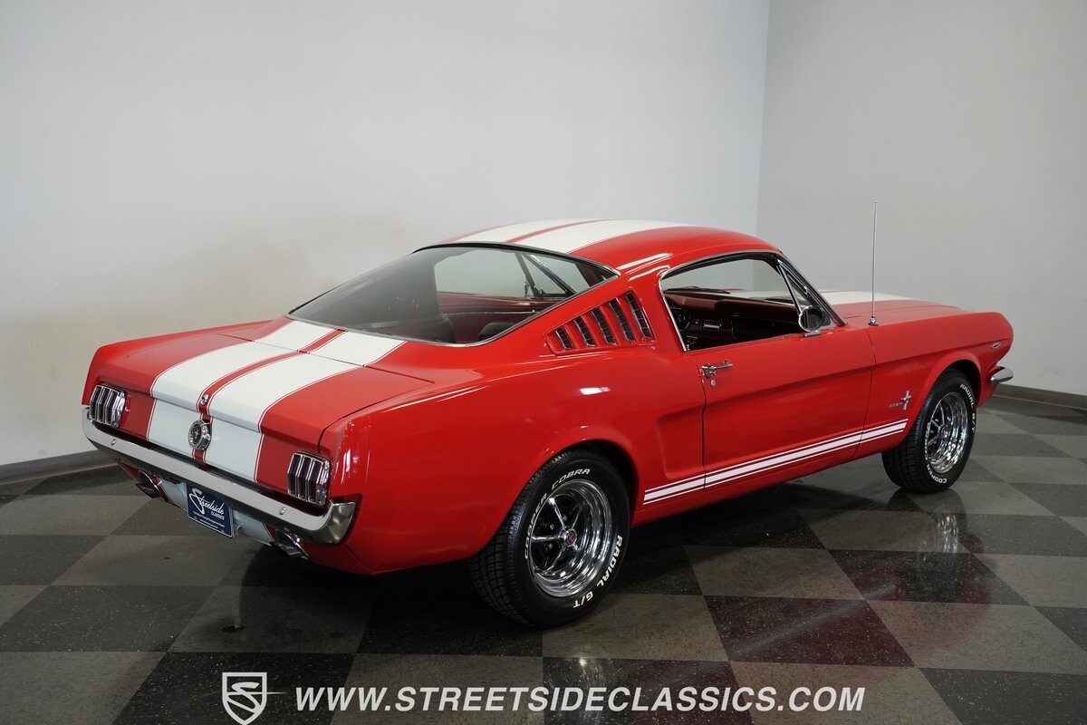 Ford-Mustang-1965-Fastback-39