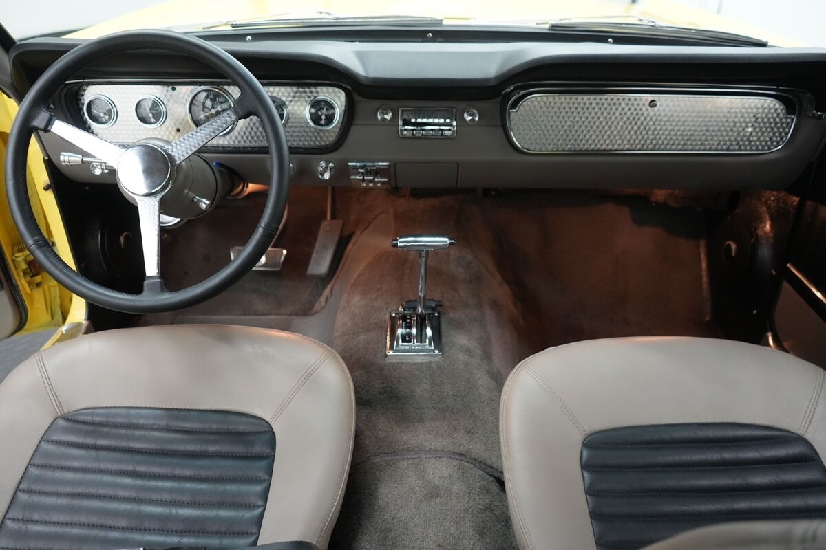 Ford-Mustang-1965-Fastback-39