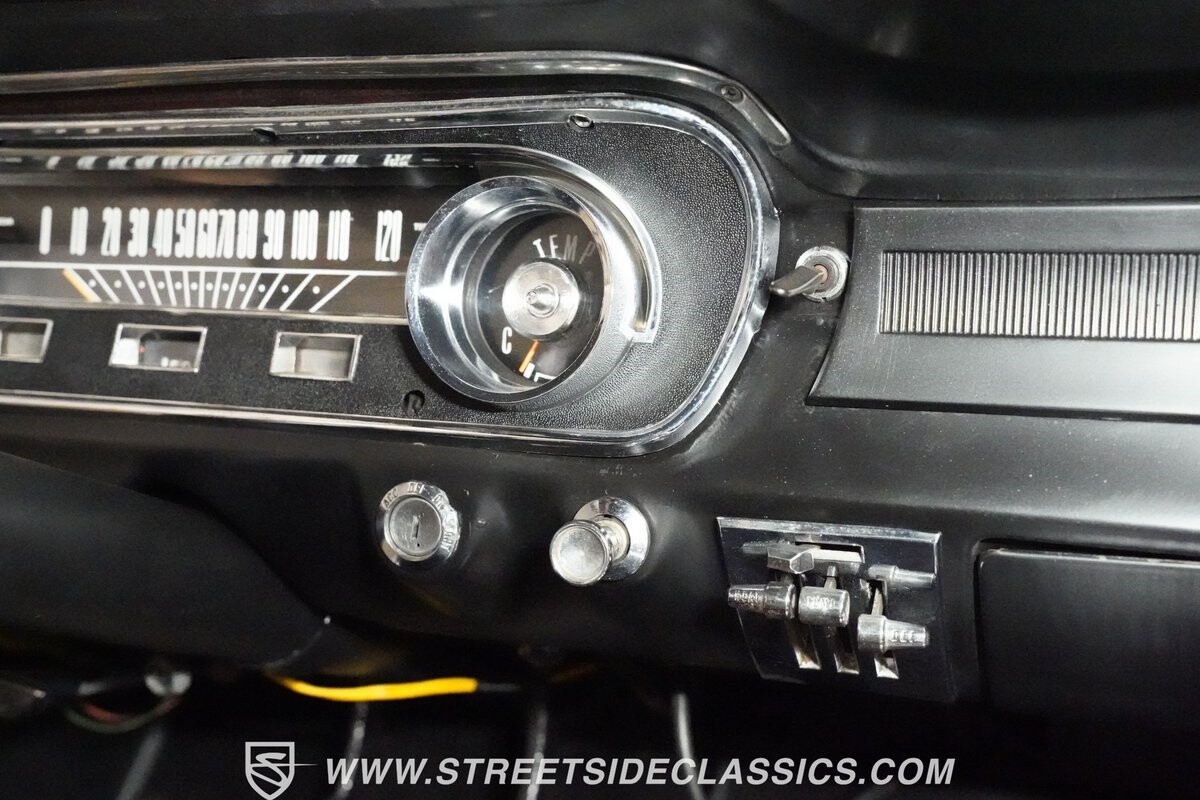 Ford-Mustang-1965-Fastback-39