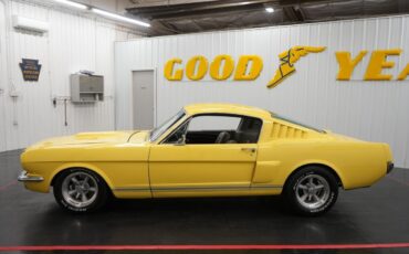 Ford-Mustang-1965-Fastback-4
