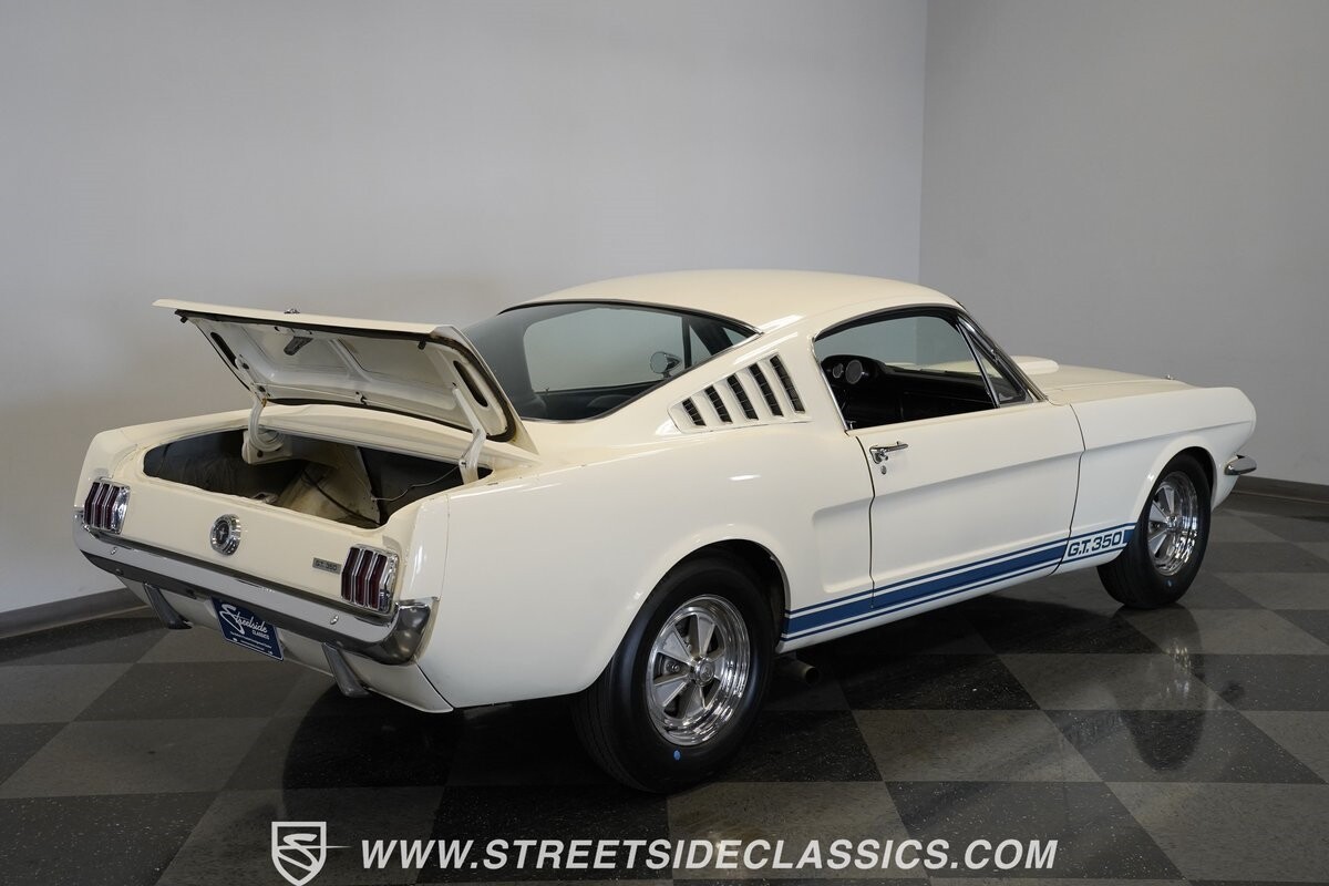 Ford-Mustang-1965-Fastback-6