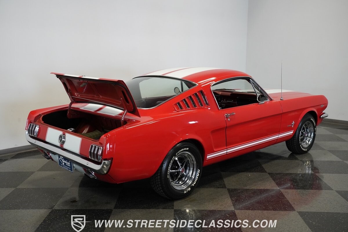 Ford-Mustang-1965-Fastback-7