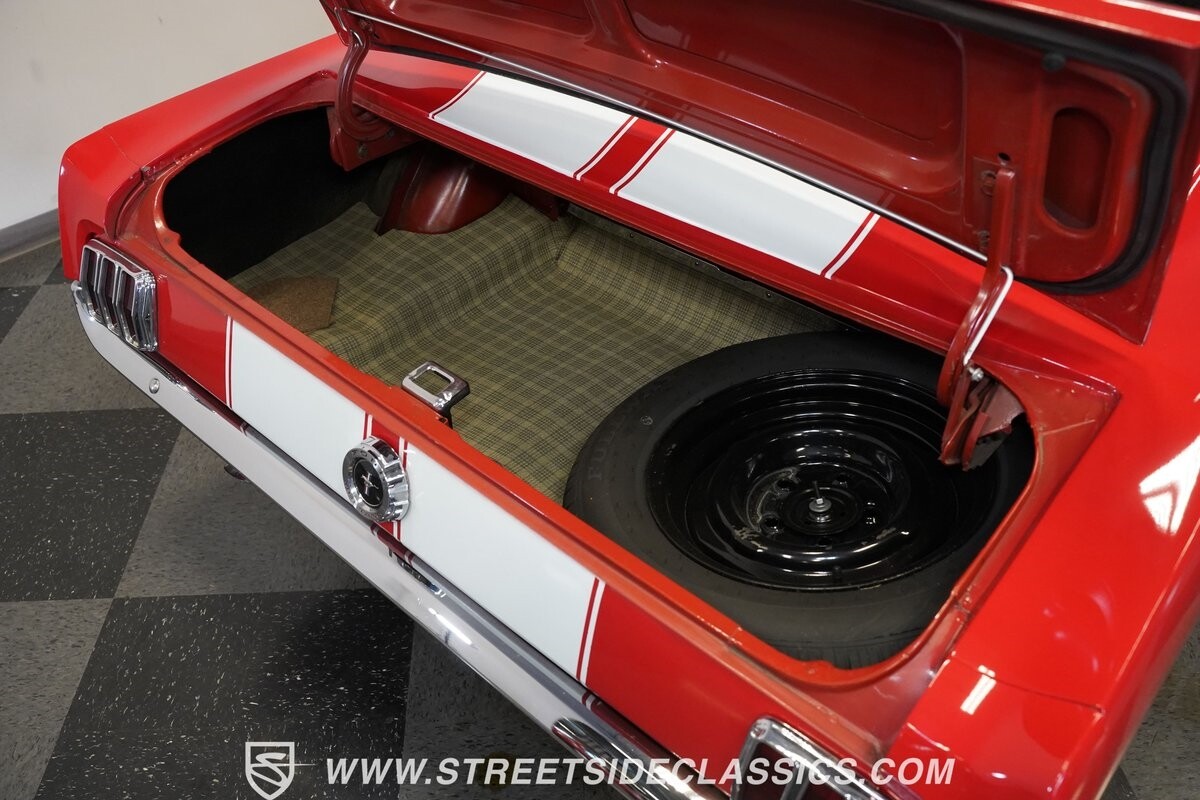 Ford-Mustang-1965-Fastback-9