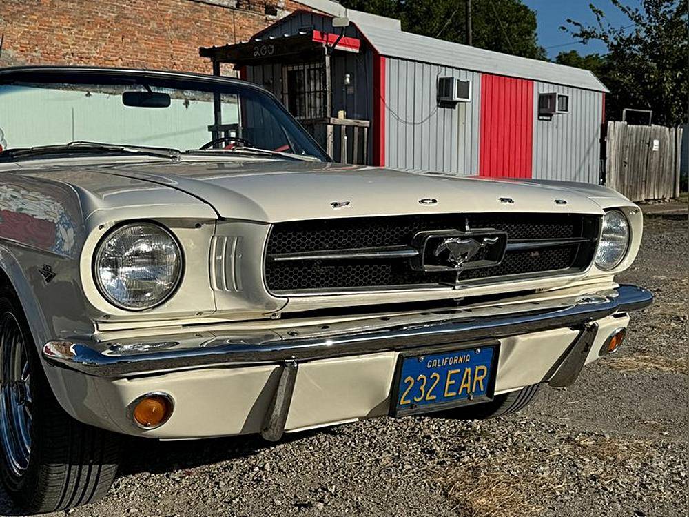 Ford-Mustang-1965-white-14