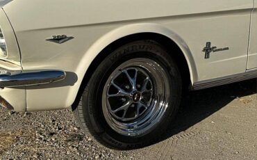 Ford-Mustang-1965-white-18
