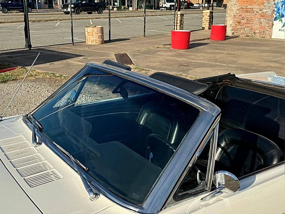 Ford-Mustang-1965-white-19