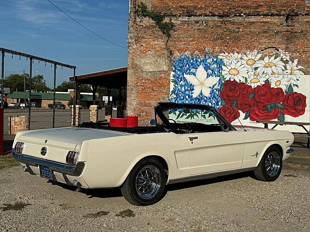 Ford-Mustang-1965-white-3