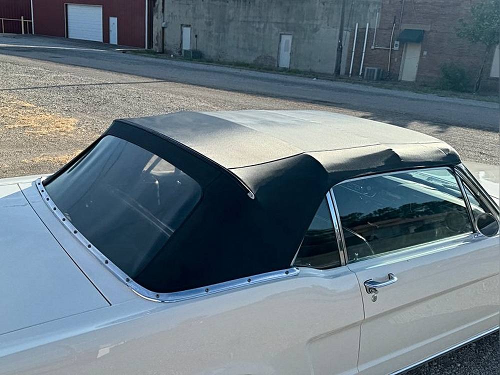 Ford-Mustang-1965-white-5