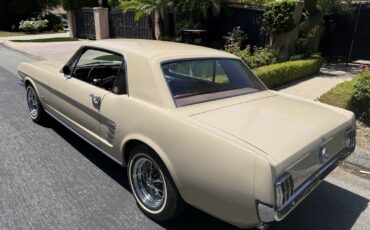 Ford-Mustang-1966-4