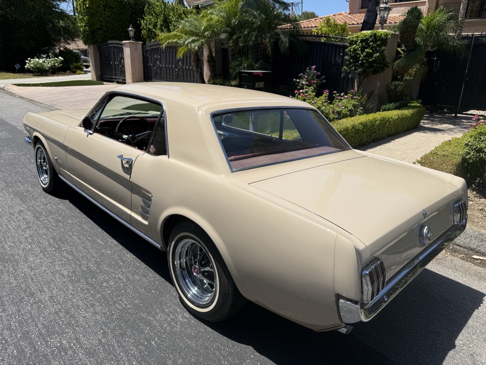 Ford-Mustang-1966-4