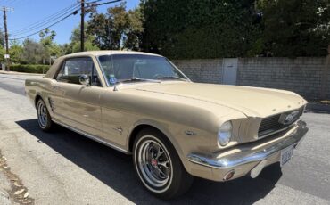 Ford-Mustang-1966