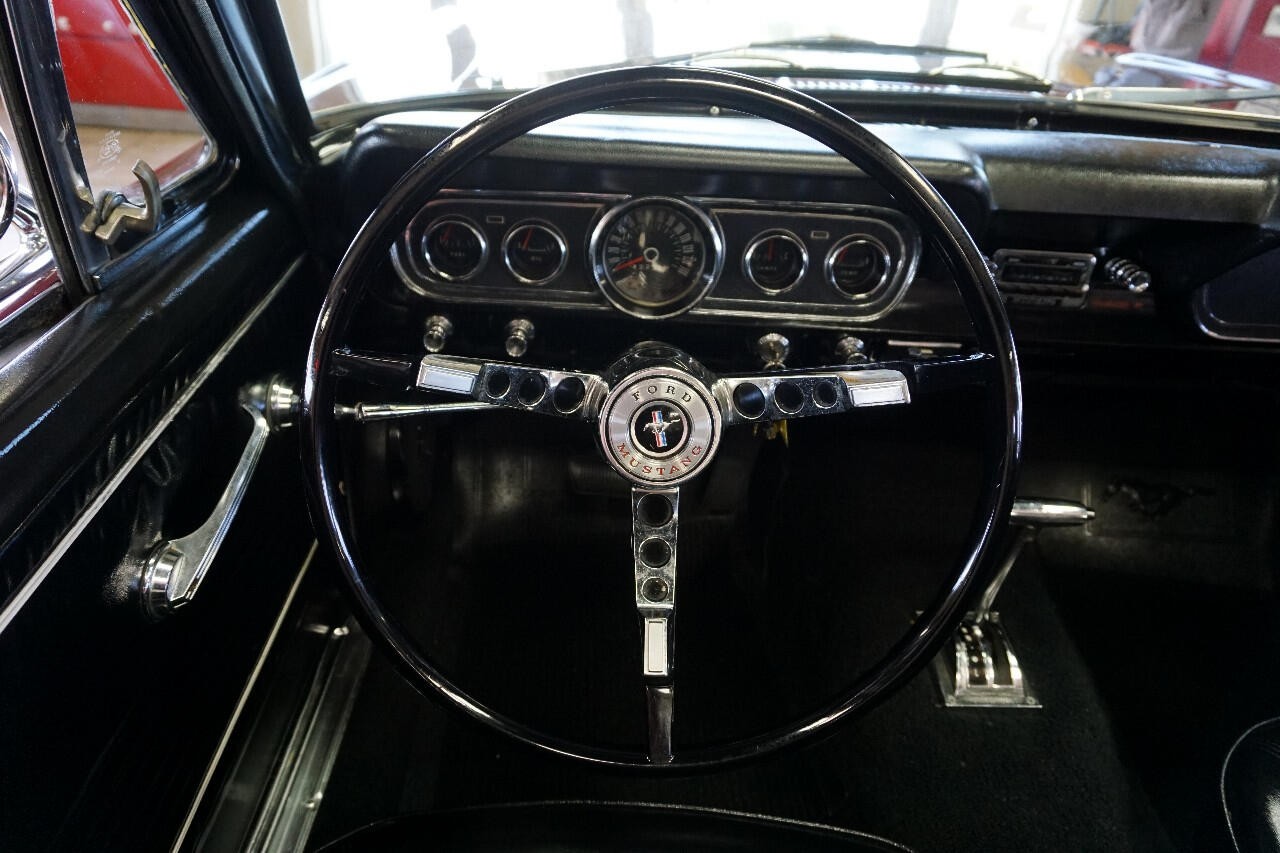Ford-Mustang-1966-Classic-Car-25