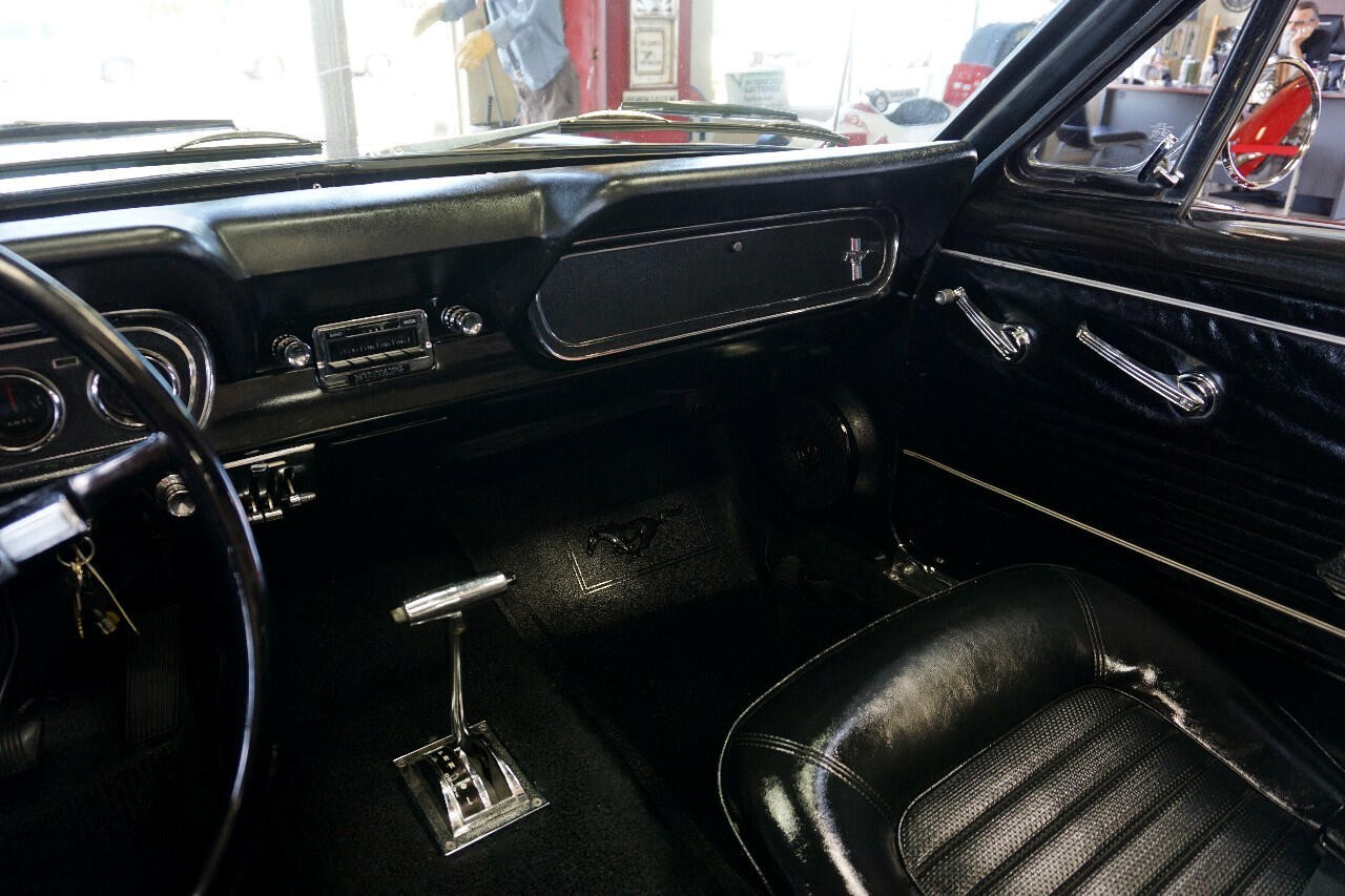 Ford-Mustang-1966-Classic-Car-26
