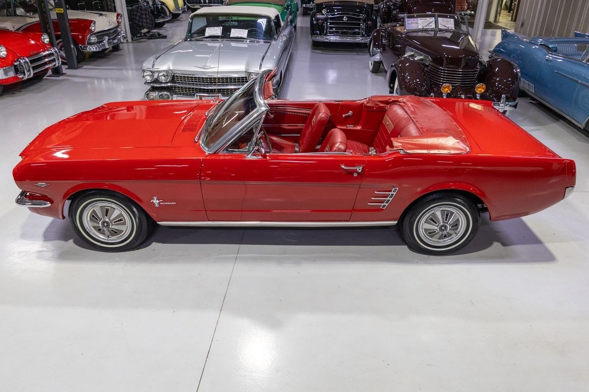 Ford-Mustang-1966-Convertible-11