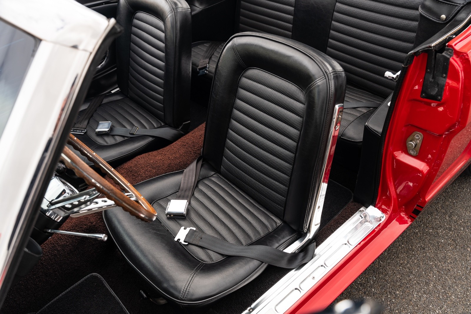 Ford-Mustang-1966-Convertible-12