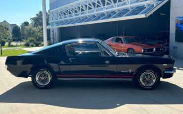 Ford-Mustang-1966-Convertible-3
