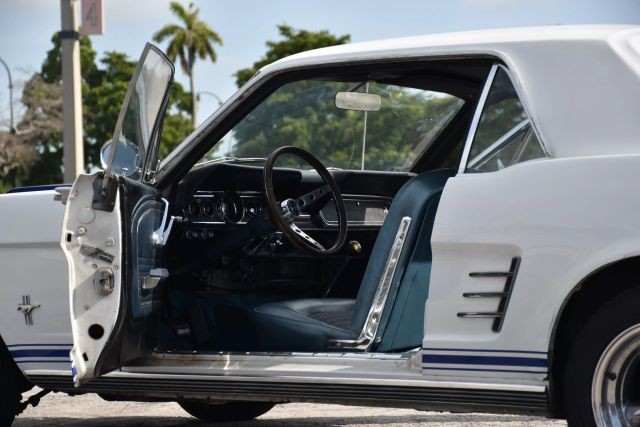 Ford-Mustang-1966-Coupe-12