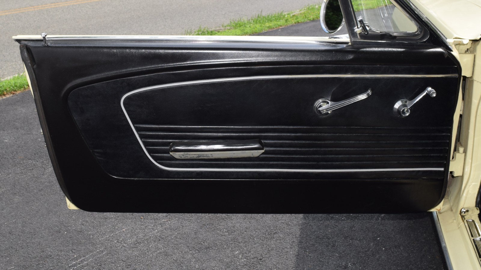 Ford-Mustang-1966-Coupe-16
