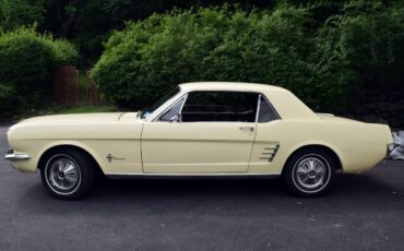 Ford-Mustang-1966-Coupe-2