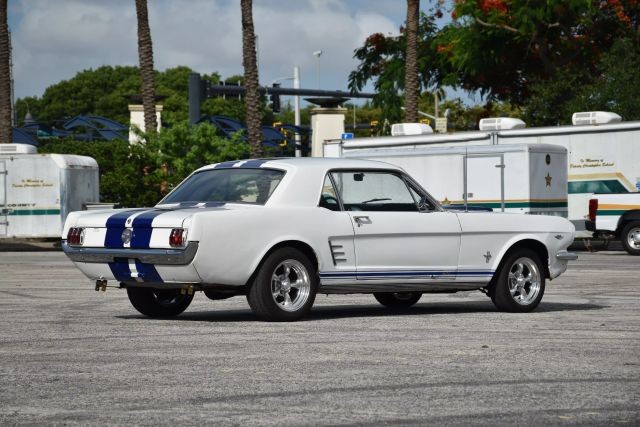 Ford-Mustang-1966-Coupe-2